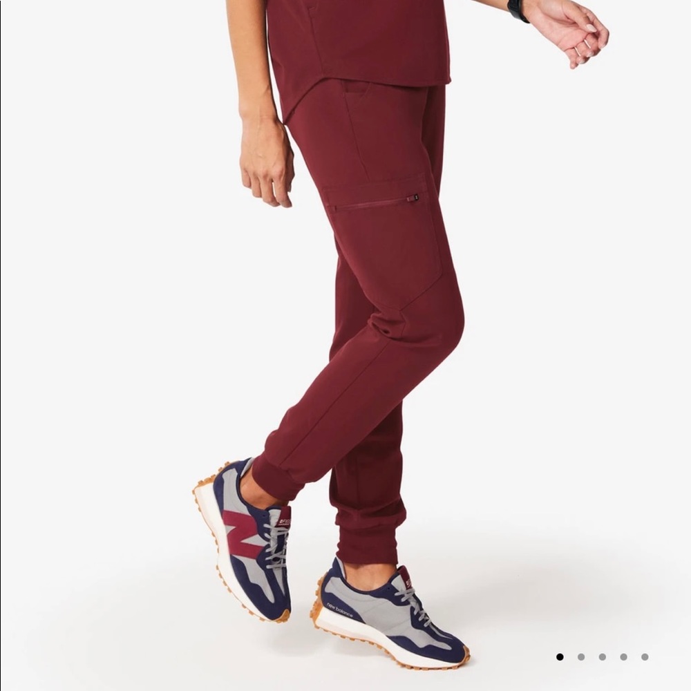 Figs Zamora Scrub Joggers / L / Burgundy